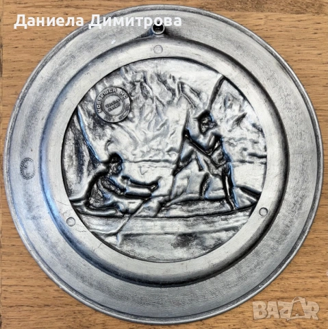 Масивна калаена чиния, снимка 3 - Антикварни и старинни предмети - 53726965