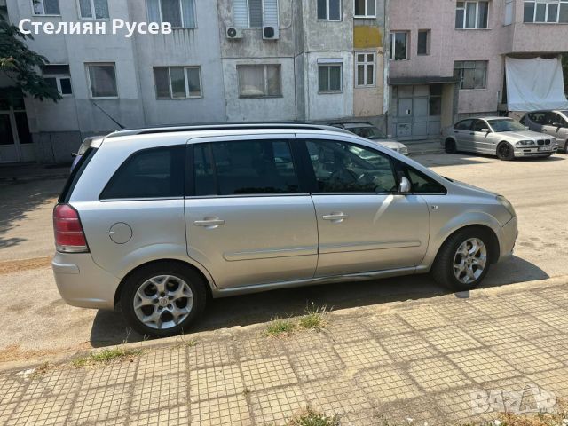 Opel Zafira B 1.9 cdti  120к.с / 7 места / панорама / 6с.к -цена  4400лв - регистрирана , прехвърля , снимка 4 - Автомобили и джипове - 46601669