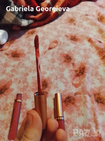 две червила в червен цвят, снимка 3 - Декоративна козметика - 53649313