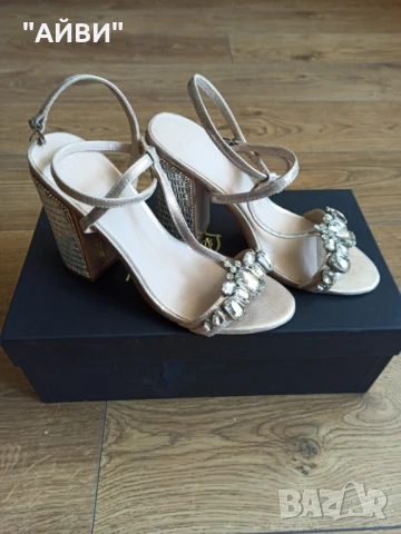 Asos дамски сандали златисто и камъни, снимка 4 - Сандали - 51370223