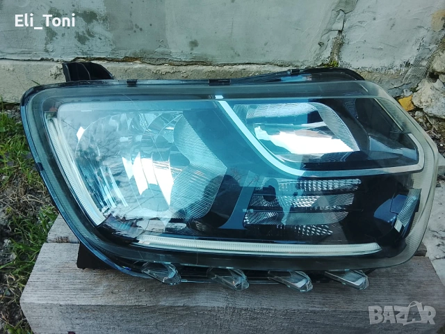 Десен фар за Dacia Duster