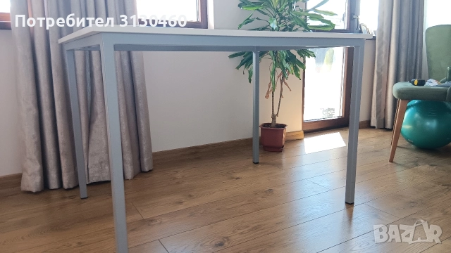 Маса/бюро с метални крака, снимка 4 - Бюра - 52777614