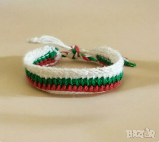 ⬜🟩🟥 Гривна Българския трибагреник ръчно изработена, снимка 2 - Гривни - 53901803