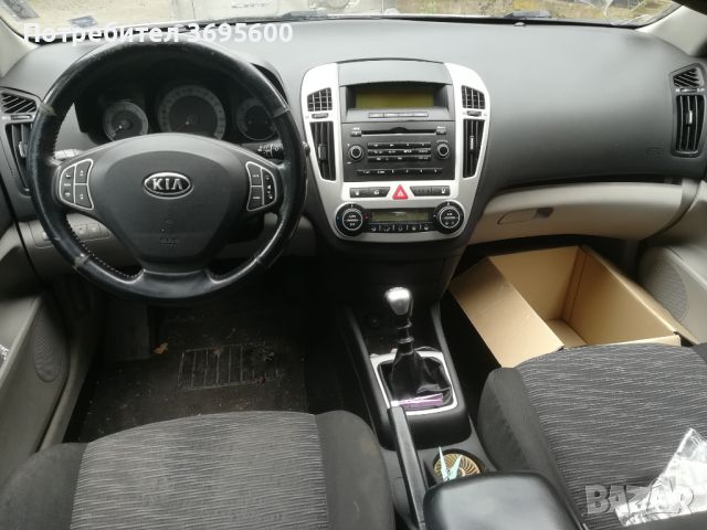 На части Kia Ceed 1.6 CRDI / Киа Сийд ЦРДИ хечбек, снимка 4 - Автомобили и джипове - 46666499