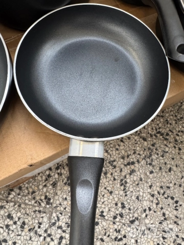 Комплект 8 Части - Тенджери, Тигани и Капаци Amazon Basics, Съдове за Готвене, Касерола!, снимка 5 - Съдове за готвене - 52734936