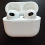 Apple AirPods 3 – оригинални, отлично състояние, пълен комплект, снимка 2