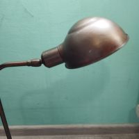 Стара писалищна лампа, снимка 3 - Настолни лампи - 45523565