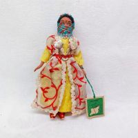 Винтидж колекционерска кукличка от Северна Африка, с книжка за автентичност, снимка 1 - Колекции - 45476861