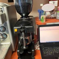 Професионална кафе машина Futurema и кафемелачка, снимка 4 - Кафе машини - 45418511