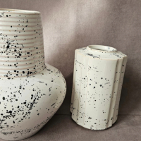 Прекрастни стилни вази, снимка 1 - Вази - 45073808