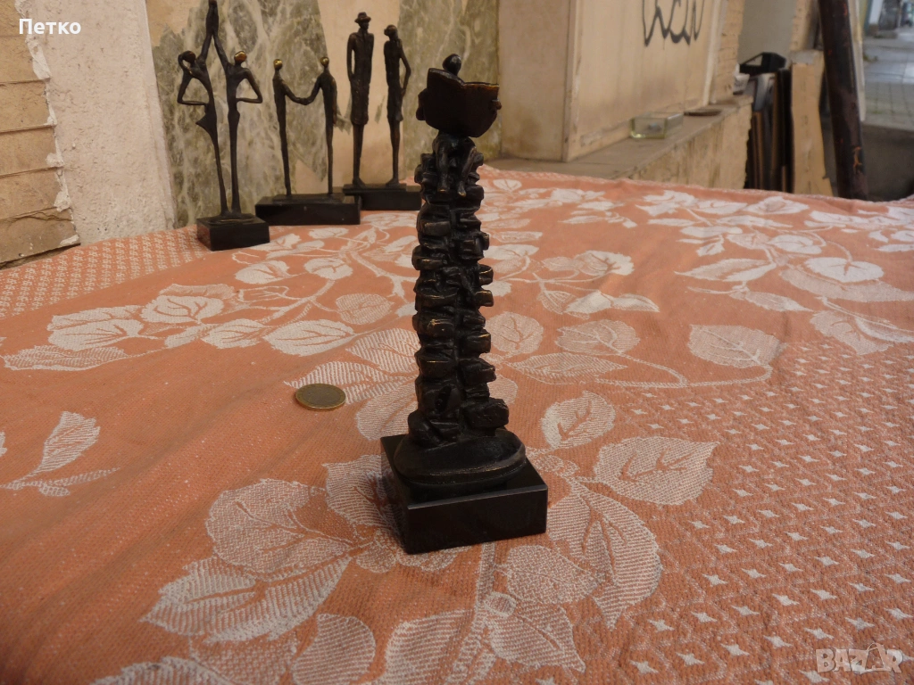 Стара бронзова статуетка пластика, снимка 1