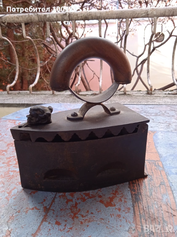 Ютия на жар с лъвска глава , снимка 1