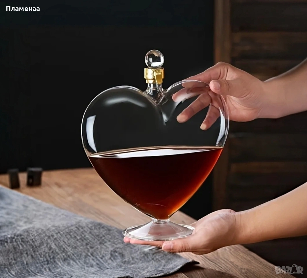 Луксозен декантер във форма на сърце (1000 мл), снимка 1