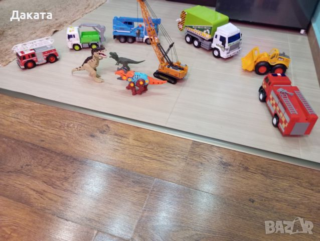 Детски играчки комплект , снимка 4 - Коли, камиони, мотори, писти - 45605115