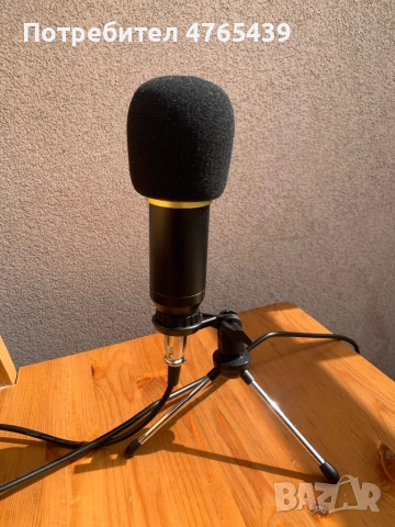 Продавам микрофон в отлично състоянии