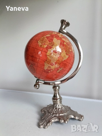 Английски, настолен глобус с винтидж дизайн. Метална, основа с червеникаво-оранжева карта на света. , снимка 4 - Статуетки - 52842216