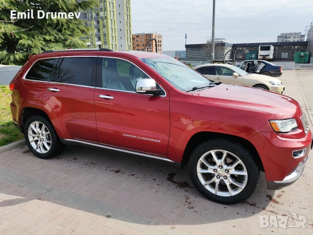 🔥 Jeep Grand Cherokee SUMMIT – 5.7 HEMI: Мощност и Лукс в едно! 🔥, снимка 5 - Автомобили и джипове - 54073982