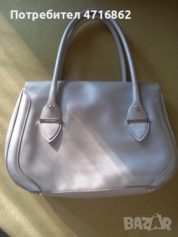 Salvatore Ferragаmo дамска чанта, снимка 3 - Чанти - 53294324