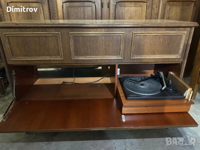 Винтидж музикален шкаф с радио и грамофон, снимка 1