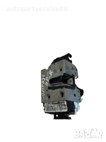 Брава за заключване на предна дясна за Jeep Compass (2011) P04589422AH