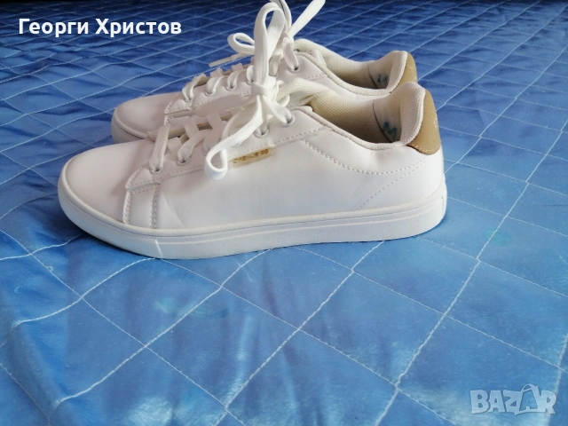 Спортни обувки. Кец. 