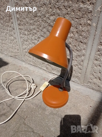 Метална работна индустриална лампа , снимка 3 - Настолни лампи - 53723075