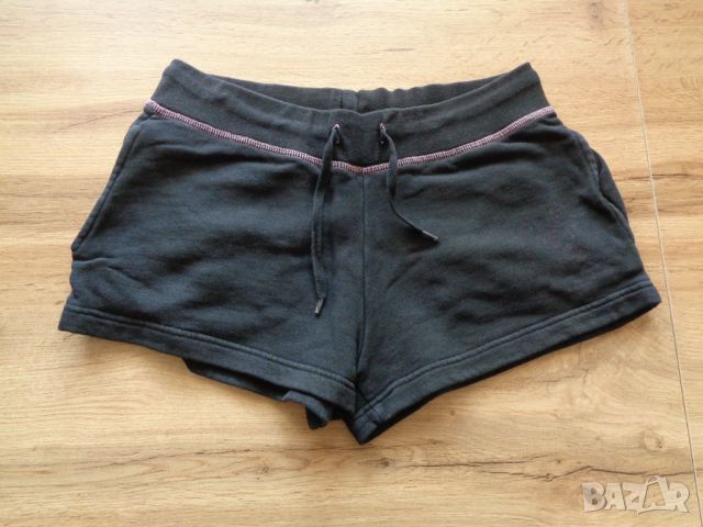 Дамски къси панталони, снимка 1 - Къси панталони и бермуди - 45747841