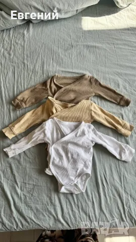 Комплект бебешки бодита и чорапки – размер 62 см Reserved 