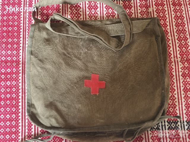 Стара военна медицинска чанта, снимка 1 - Антикварни и старинни предмети - 45781352
