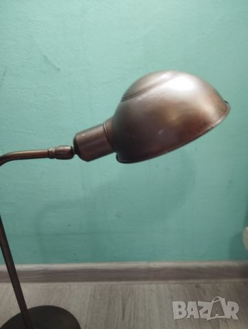 Стара писалищна лампа, снимка 3 - Настолни лампи - 45523565