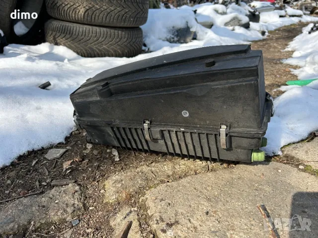 кутия въздушен филтър Mercedes C200 CDI C220 6460900901