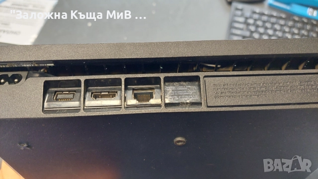 PlayStation 4 slim + 2бр Джойстика. , снимка 2 - PlayStation конзоли - 52552535