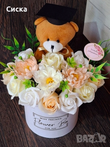 ⚘️Букет със сапунени цветя от пластичен сапун и плюшено мече за бъдеща абитуриентка, снимка 6 - Подаръци за жени - 50498868