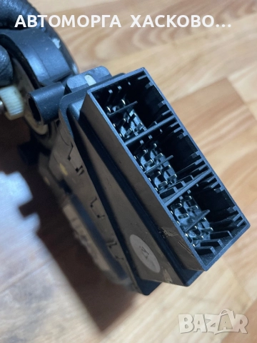 Електромотор за стъклоподемник за Skoda Fabia I  6Q1959801 преден ляв, снимка 3 - Части - 52904597