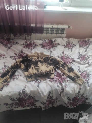 къса блузка