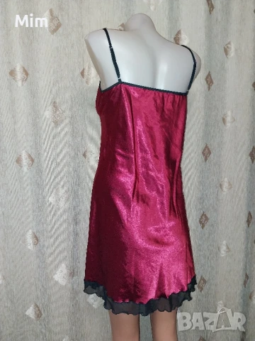 М Сатенена нощница бордо с черна дантела , снимка 5 - Нощници - 50913309