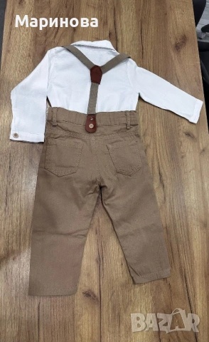 Бебешки комплект от панталон в бежово, боди-риза в бяло, тиранти и папийонка - нов!, снимка 3 - Комплекти за бебе - 53823433