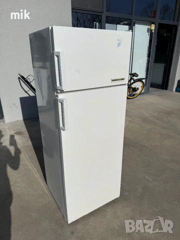 Хладилник с камера Сименс 140 см , снимка 2 - Хладилници - 53769247