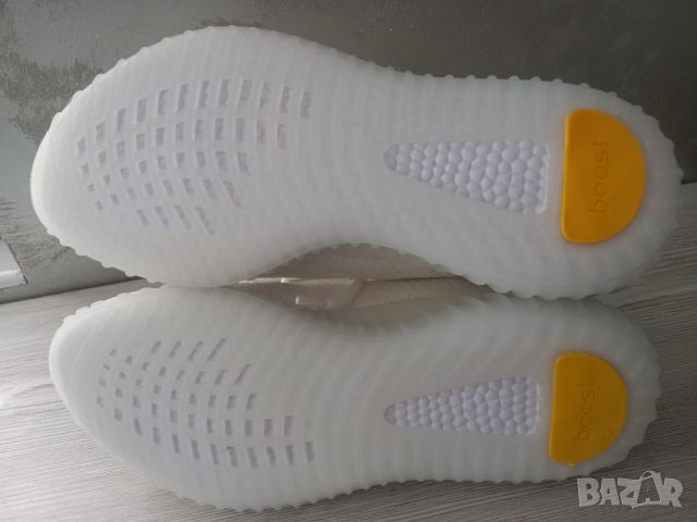 Adidas Yeezy Boost 350 V2 Bone - номер 42, снимка 3 - Маратонки - 46667684