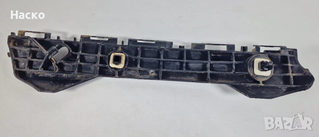 Заден Десен Държач Скоба Задна Броня Toyota Yaris P13 Hybrid Тойота Ярис Хибрид 2017-2019 52576-0D46, снимка 2 - Части - 52790215