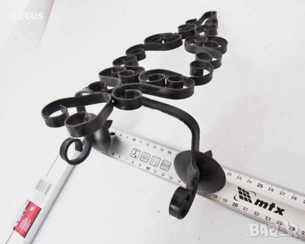 Винтидж свещник от ковано желязо, ръчно кован – за две свещи, снимка 4 - Антикварни и старинни предмети - 51456428