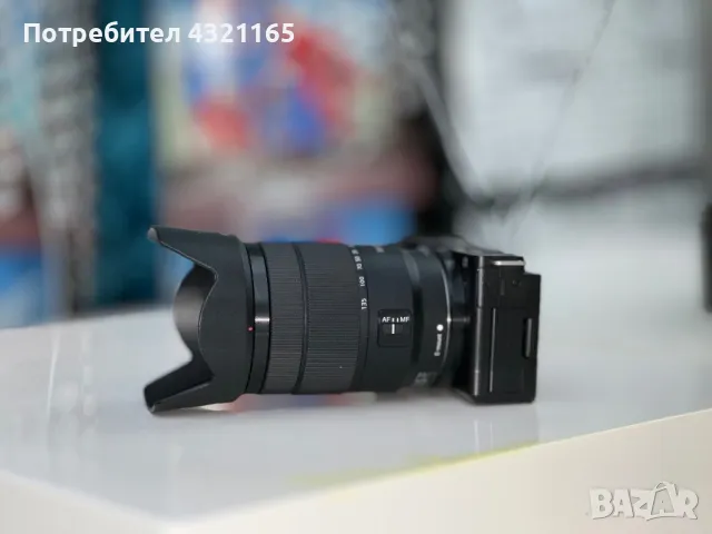 Продавам Sony ZV-E10 със обектив Sony E 18-135mm f/3.5-5.6 OSS, снимка 3 - Фотоапарати - 48246463