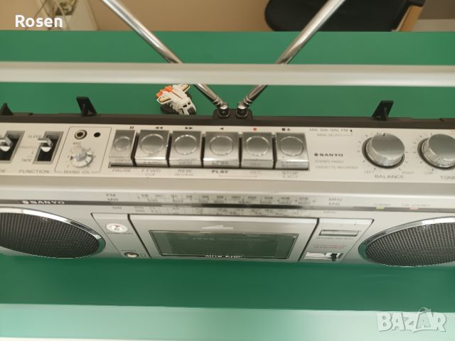 Продавам радиокасетофон mini boombox Sanyo M 7700 k Japan , снимка 4 - Радиокасетофони, транзистори - 46390187