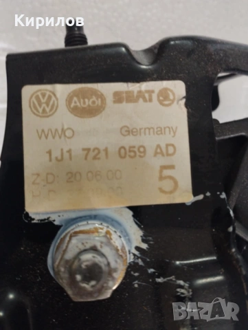 Педал Съединител  с пружина  за Volkswagen BORA (1998 - 2005) , снимка 2 - Части - 53524574