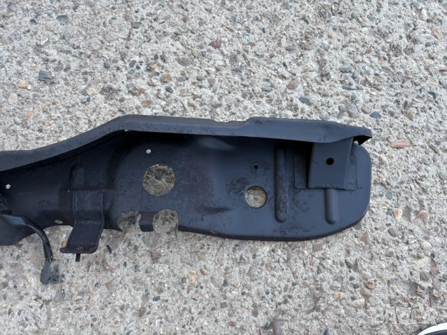 Основа задна броня Сузуки Гранд Витара 1998-2005 год къса база, снимка 2 - Части - 54176497