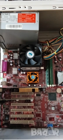 Стар компютър с Intel Pentium 4 2400