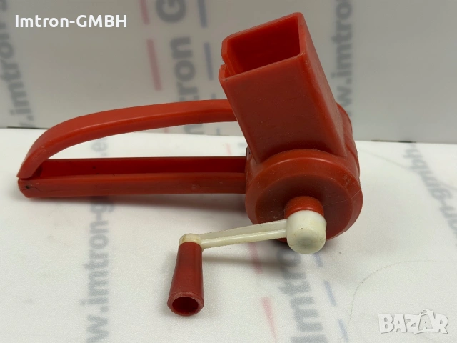 Ръчна машинка за мелене на орехи 