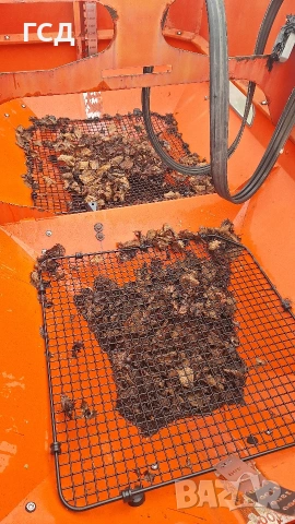 Продава се торачка Rauch Axis 30.1Q с надстройка събира 3000кг. , снимка 4 - Селскостопанска техника - 53279711