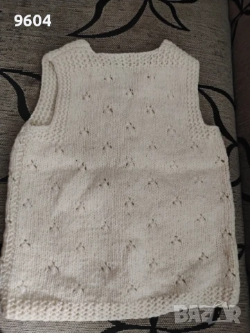Детски вълнен елек , снимка 2 - Детски якета и елеци - 51175283