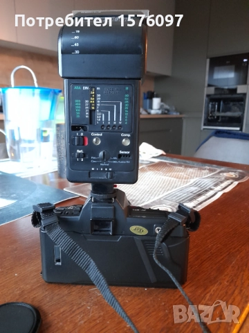 Куфар с фотоапарат Yashica 200 с обектив Yashica 35-70mm f/3.3-4.5 Macro, снимка 4 - Фотоапарати - 52730836